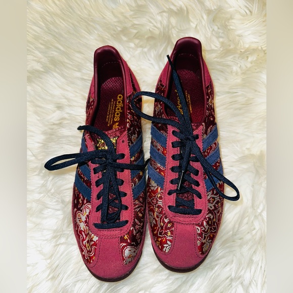 Adidas Originals Woman’s OG Suede Ornate Carpet Sneaker  Athletic Shoes - Picture 2 of 6
